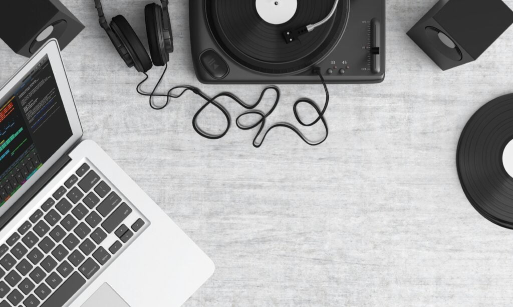 Music distribution basics: How do streaming platforms earn? - ForeVision Digital How do streaming platforms earn?
Music distribution basics